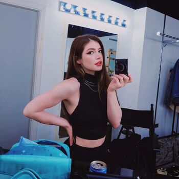 Chrissy Costanza