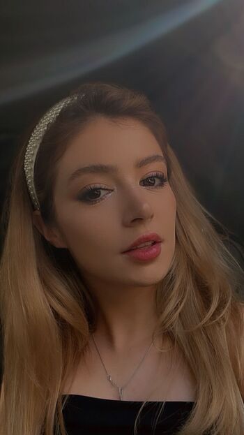 Chrissy Costanza