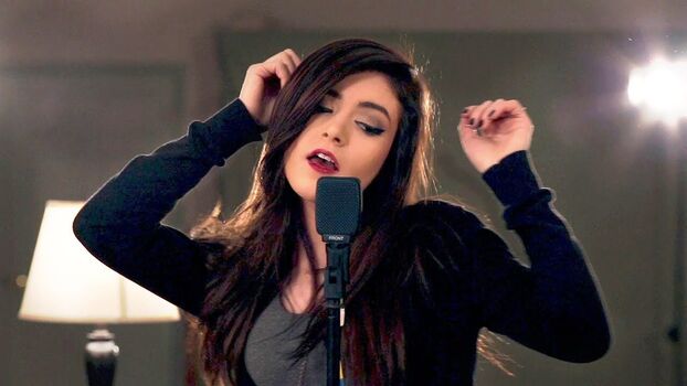 Chrissy Costanza