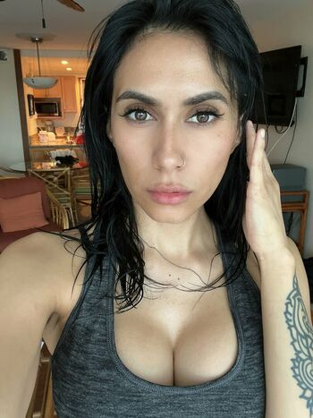Christina Vee Valenzuela