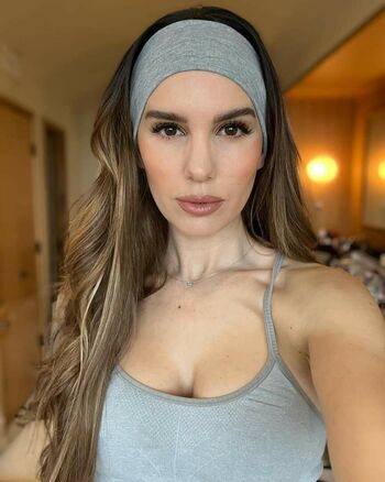 Christy Carlson Romano