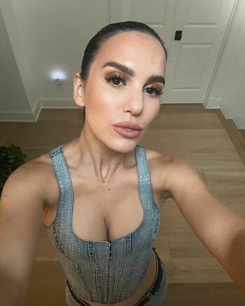 Christy Carlson Romano