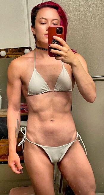 Claire Max