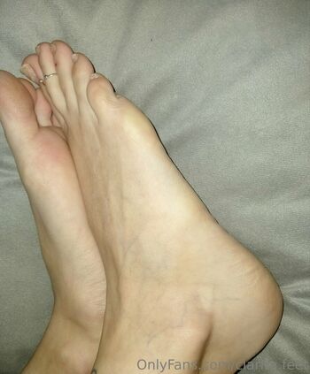 clarita.feet