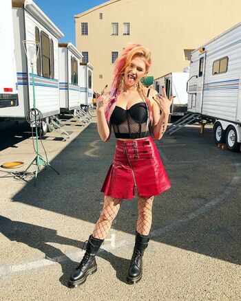 Claudia Lee