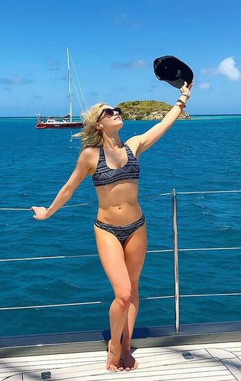 Claudia Lee