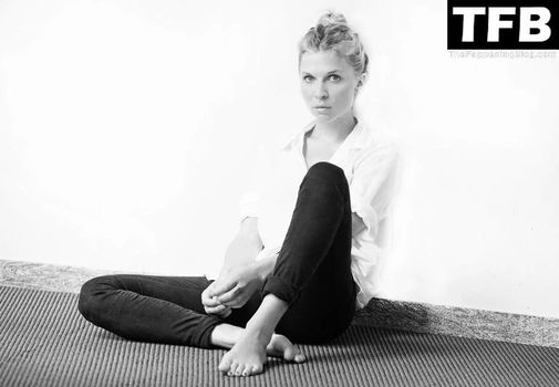 Clemence Poesy