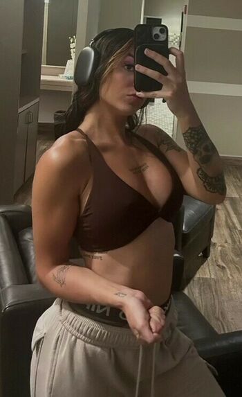 Cora Jade