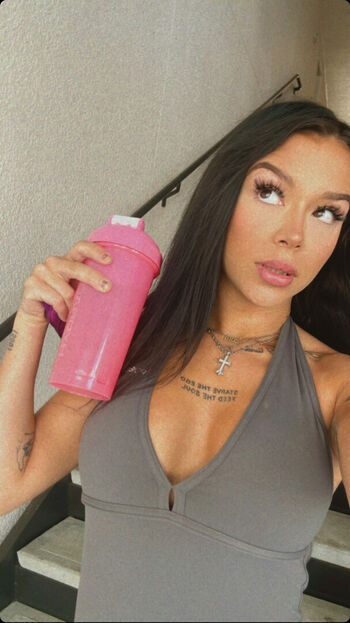 Cora Jade