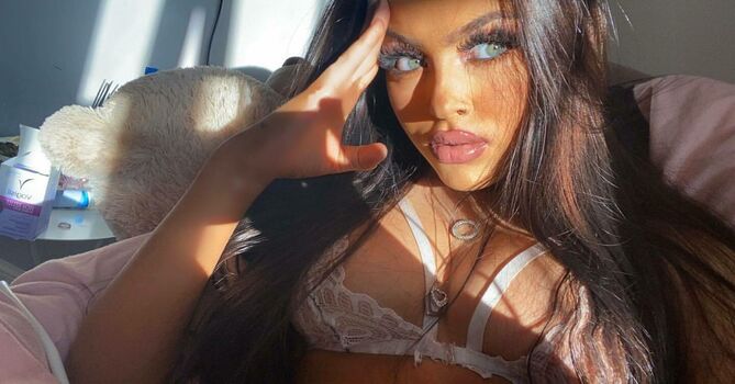 Cora Leilani