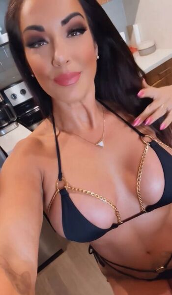 Courtney Tillia