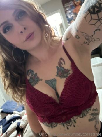 courtneycorsetfree