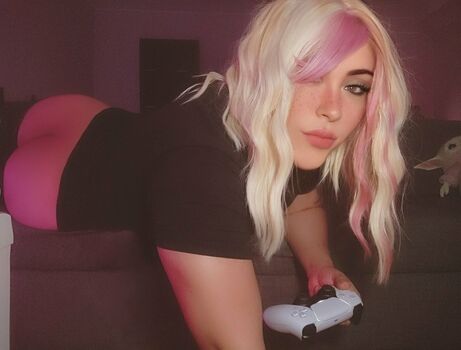 crossdresser_alex