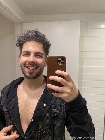 curly.brown.hairdude