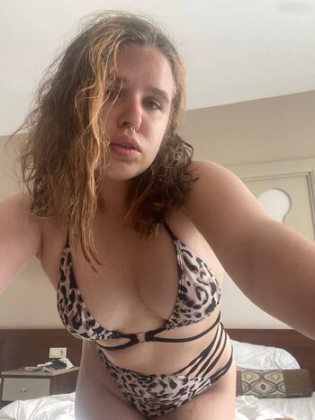 curly_decency