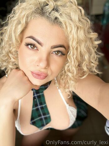 curly_lexi