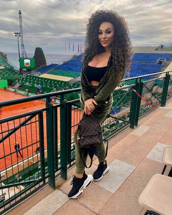 Curly_quennn