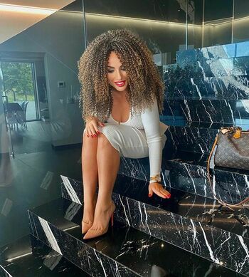 Curly_quennn