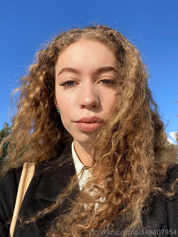 curlyalisa