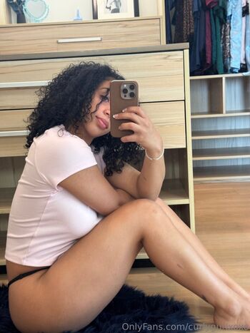 curlygurlxoxo