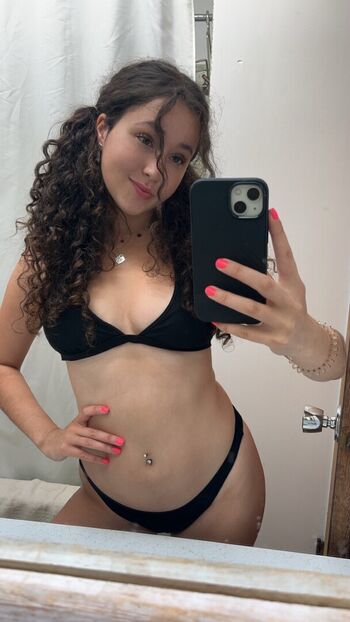 curlykinkycutie