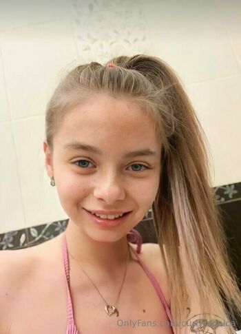 curlymonica