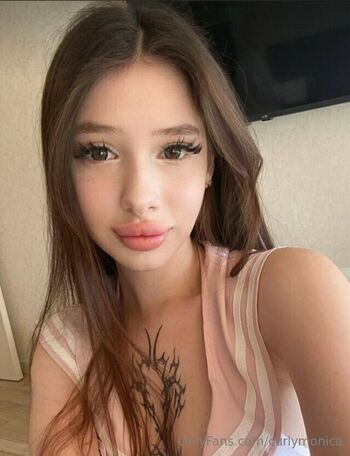 curlymonica