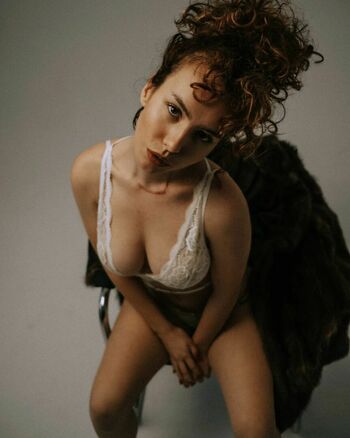 curlywiktoria