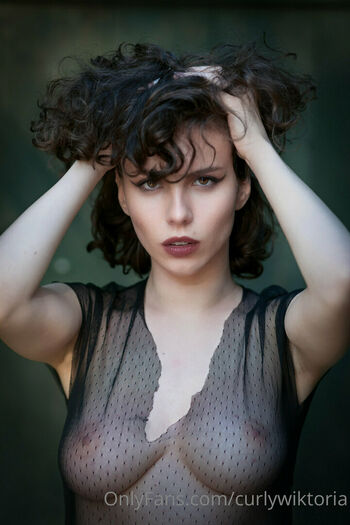 curlywiktoria