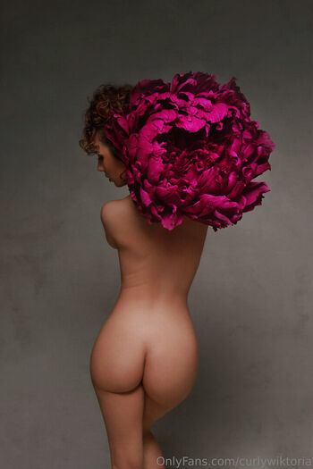 curlywiktoria