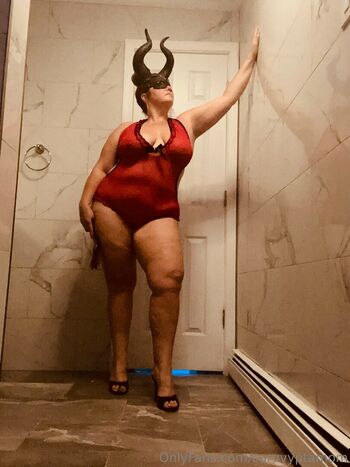curvvyptamom
