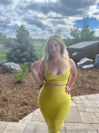 Curvy_Krysta