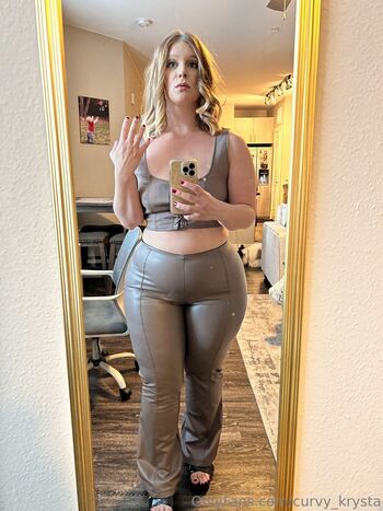Curvy_Krysta