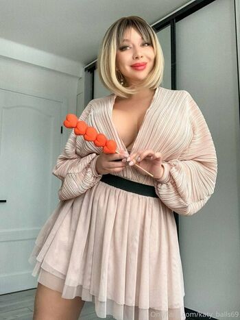 curvy_model_kate