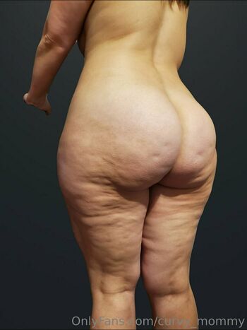 Curvy Mommy