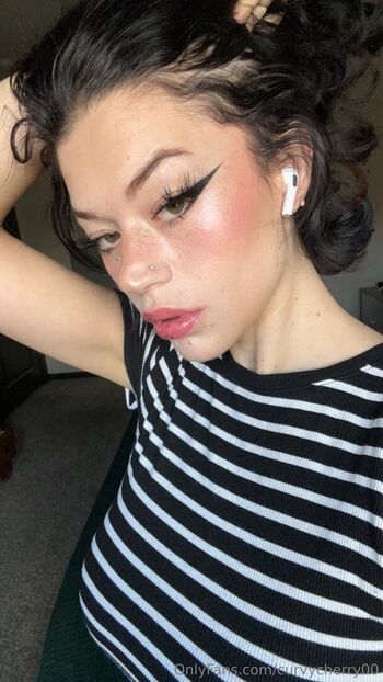 curvycherry00