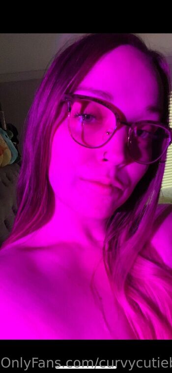 curvycutiexo