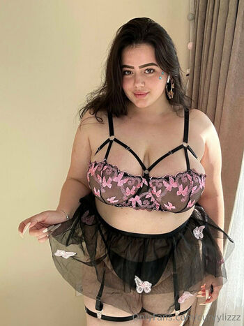 curvylizzz