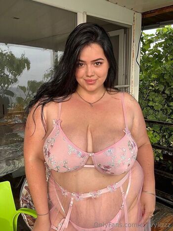 curvylizzz