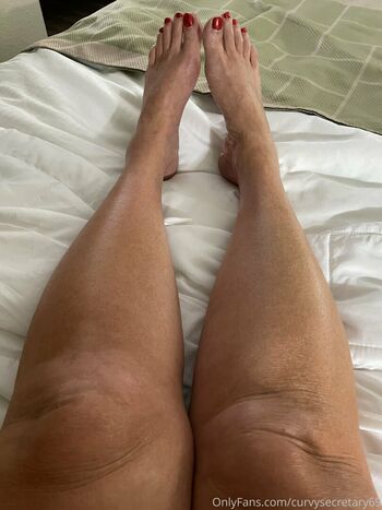 curvysecretary69
