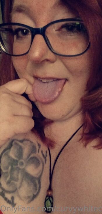 curvywhitechick_89