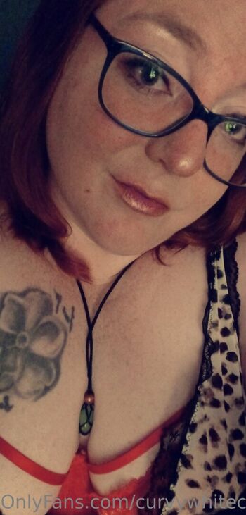 curvywhitechick_89