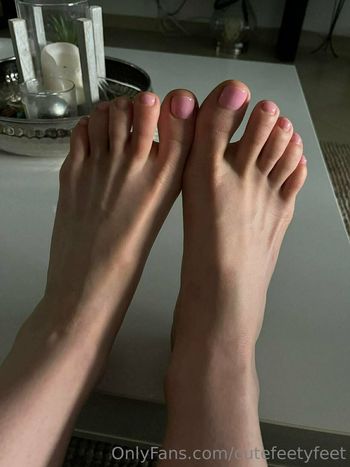 cutefeetyfeet
