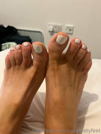 cutefeetyfeet