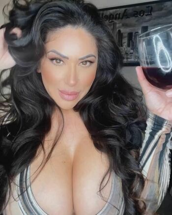 Cynannamarie