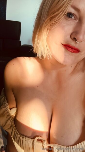 czech.blondie