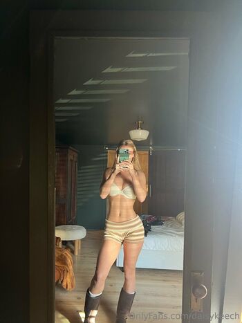 Daisy Keech