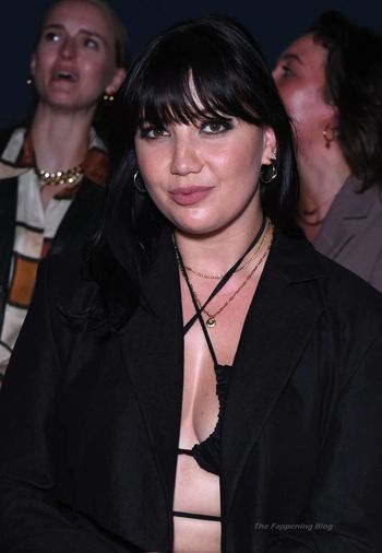 Daisy Lowe