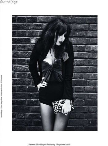 Daisy Lowe