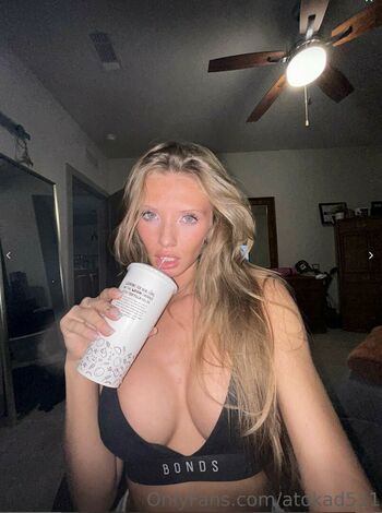 dakotaaaa